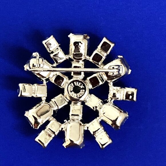 Vintage sparkling snowflake brooch signed Jay Flex Sterling (2 available) - Picture 3 of 4